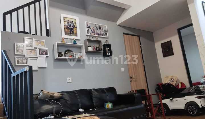 Well-Renovated and Comfortable House Strategically Located in Lippo Karawaci 2