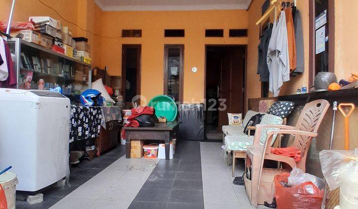 garasi/carport rumah bagus dan nyaman lokasi