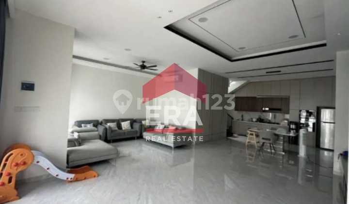 Rumah Cantik Dan Berlokasi Strategis Di Bojong Indah