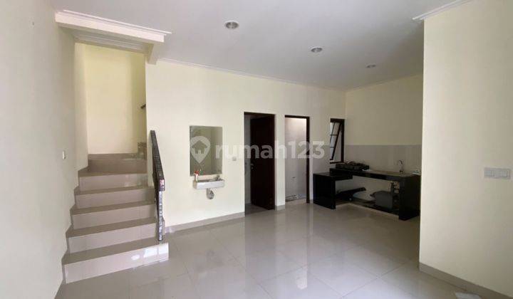 Rumah 2 Lantai Bagus Unfurnished di Green Village Sudah SHM 2