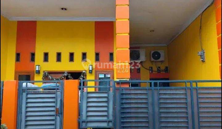 Hunian minimalis dua lantai di Rawalumbu bekasi Rumah di i 2 Lantai SHM Sudah Renovasi Timur 1