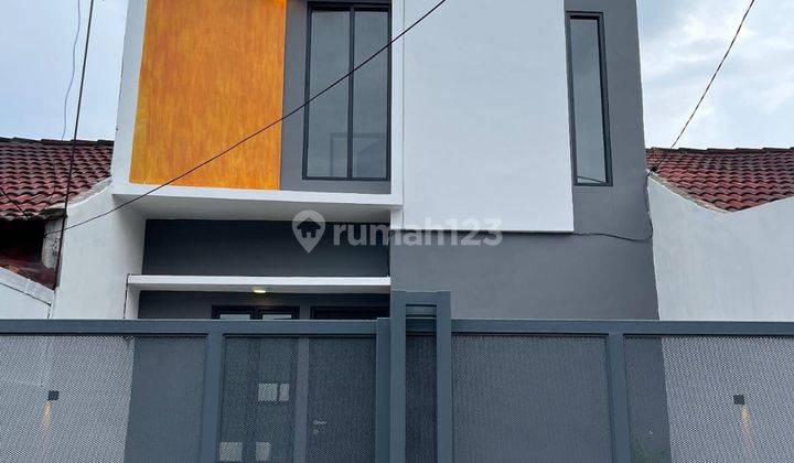 Rumah Minimalis Dua Lantai Di Dalam Perumahan Rumah 2 Lantai Shm Sudah Renovasi Timur 1