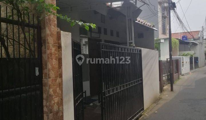 Rumah Dua Lantai Di Jakarta Timur Rumah 2 Lantai Shm Sudah Renovasi Timur 1