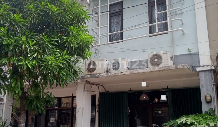 Dijual Ruko plus tanah lebih belakangnya cocok untuk segala jenis usaha di Bintaro JakSel