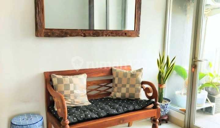 Disewakan Apartemen Furnished 2Br di Emerald Bintaro dengan View Kolam Renang