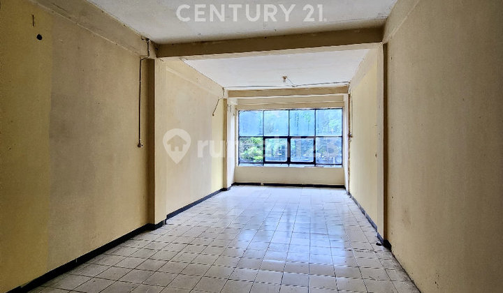 4-Story Shop House Facing the Road, Suitable for Business in Rawamangun R2276 2