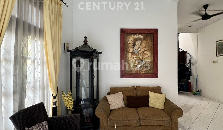 Semi-Furnished and Strategic Corner House in Rawamangun R2257