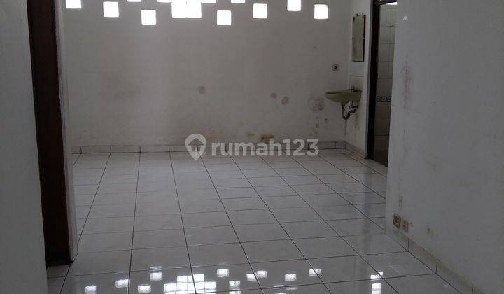 Rumah Sudah Renovasi Kontrakan SHM - Sertifikat Hak Milik di jalan kembar tengah, Regol Unfurnished 2