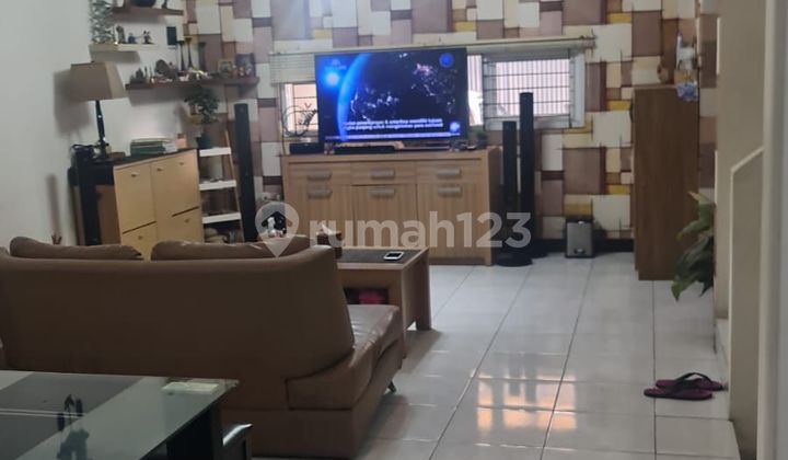 Rumah SHM Bagus di Taman kopo indah Bandung