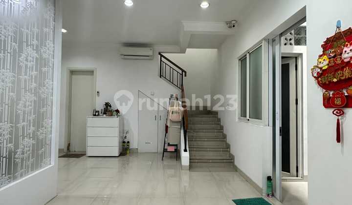 Dijual Rumah Full Renov & Furnished Siap Huni di Cluster Edison Gading Serpong Dijual Rumah Full Renov & Furnished Siap Huni di Cluster Edison Gading Serpong