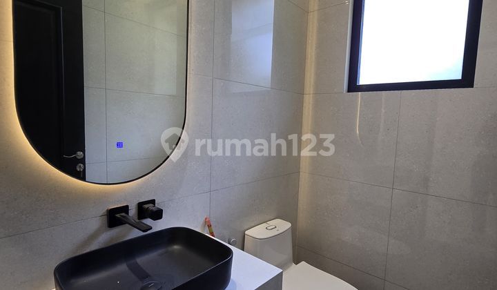 Rumah Bagus Hoek Badan Siap AJB BSD Foresta Giardina, Tangerang 2