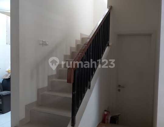 Dijual Rumah Bagus Desain Modern SHM Cluster Thomson Utara Gading Serpong 2