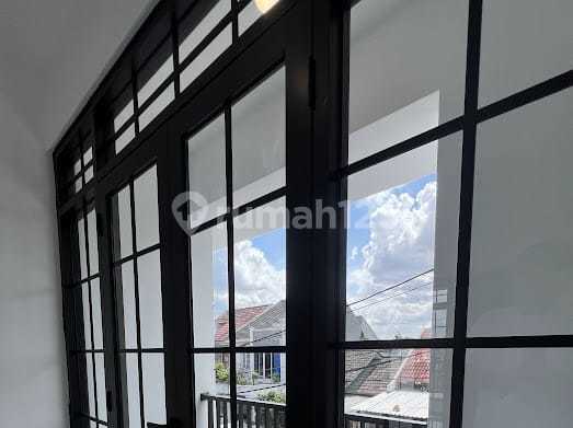 Dijual Cepat Rumah Brand New Mewah Modern Klasik 2 Lantai, Bagus, Siap Huni, Nyaman, Asri, Strategis di Kencana Loka - BSD 2