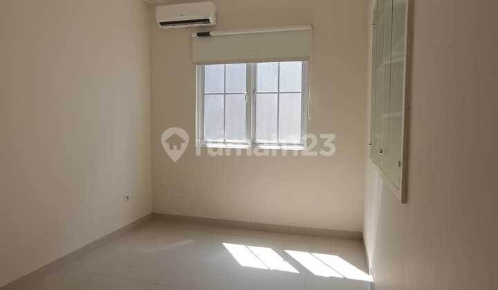 Disewakan Rumah Semi Furnished Cluster Alicante Gading Serpong 2
