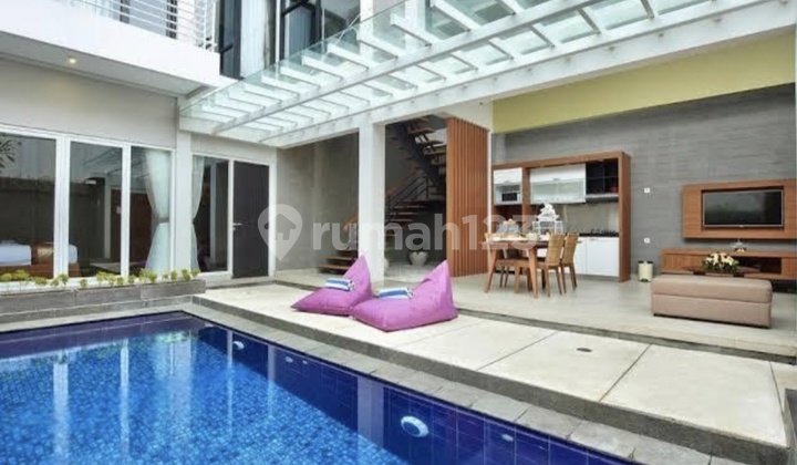 JUAL MURAH Villa Fully Furnish dengan Private Pool di Nusa Dua, Bali