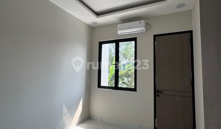 Jual Brand New Scandinavian House di BSD Griya Loka Tangerang 2