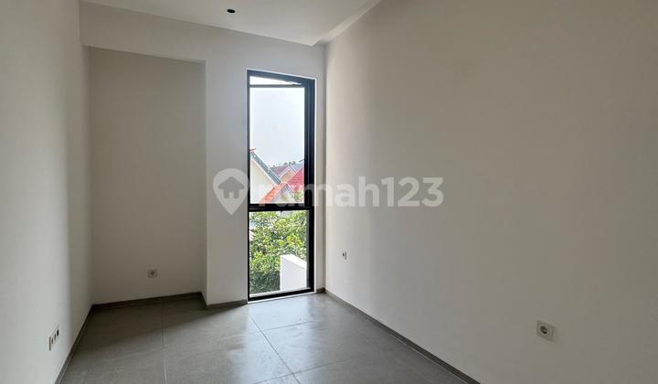 Rumah Modern Minimalis di Alam Sutera, Unit Baru Bangun Lokasi Nyaman Sangat Strategis 2