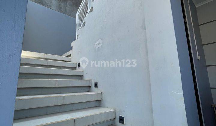 Rumah 2 Lantai Bagus Shm 2