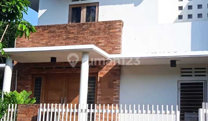 Furnished House Hook Position at Citra Gran Cibubur, 200 Meters from Jatikarya Toll Gate