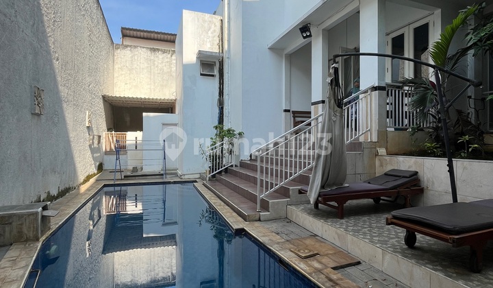 Disewakan Cepat Rumah Mewah Siap Huni, Semi Furnish Dengan Swimpool Di Boulevard Citra Gran Cibubur