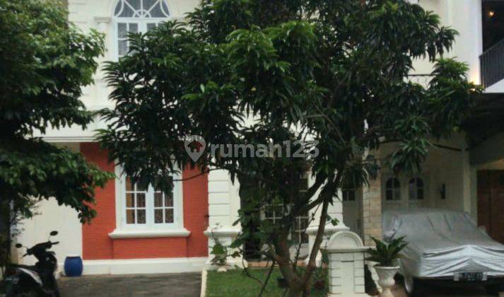 Rumah 2 lantai siap huni  di Legenda wisata 1