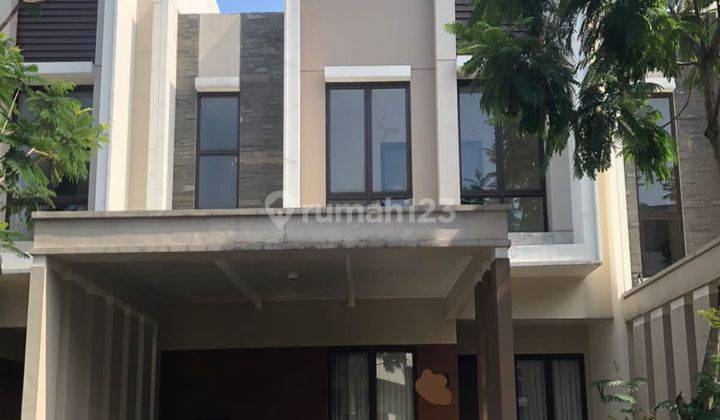 Rumah 2 lantai  disewakan di Podomoro Golf View Rumah