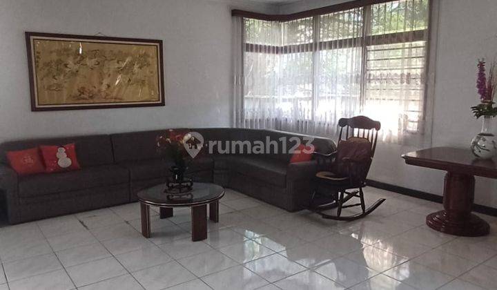 Dijual Rumah Ruang Usaha di Mainroad Lengkong 2