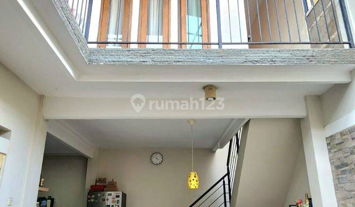 Dijual Rumah Modern Minimalis Lokasi Stategis di Kota Baru Parahyangan 1