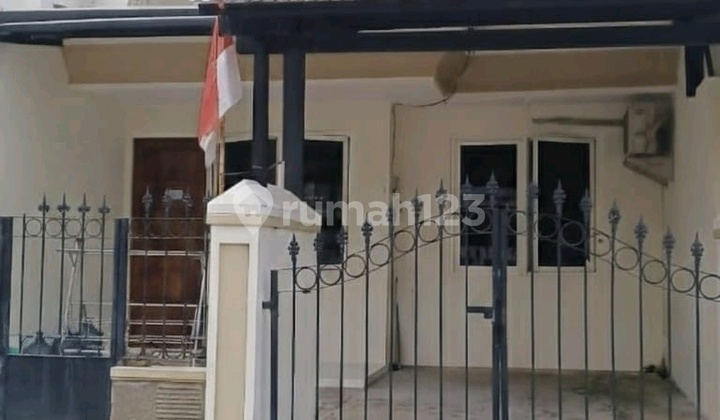 Rent Nirwana Executive House Rungkut Surabaya, Well-Maintained Nice House