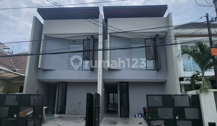 New 2-Story House in Mulyosari Prima Near Pakuwon City