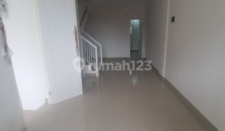 ruang keluarga rumah baru wisma permai dkt