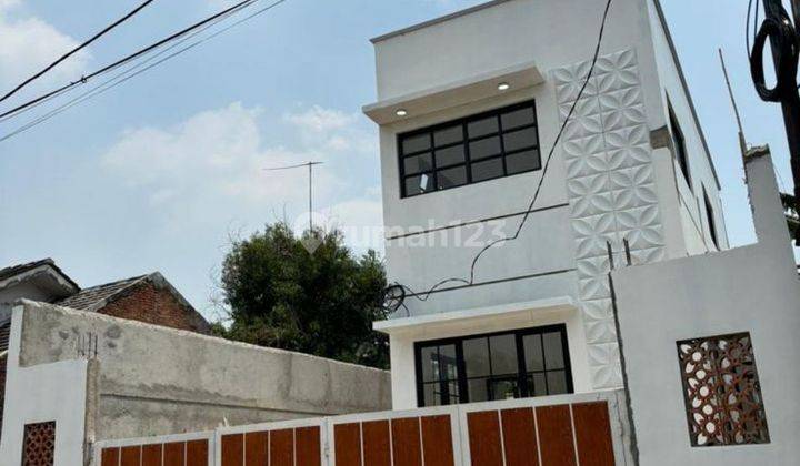 Rumah 2 Lantai Modern Minimalis Daerah Bakti Jaya, Tangerang Selatan 2