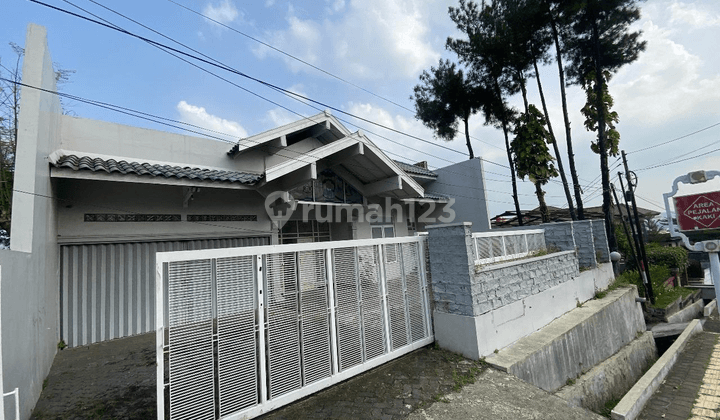 Rumah 2 Lantai denga design unik lokasi Gajahmungkur Semarang 1