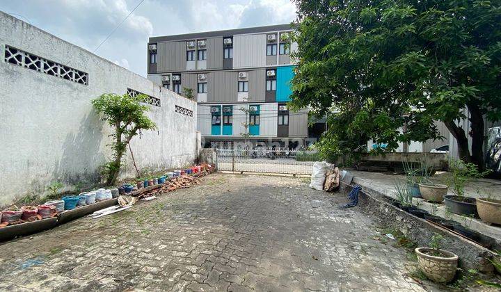 Rumah Tengah Kota Semarang sangat cocok untuk tempat usaha maupun rumah tinggal 1