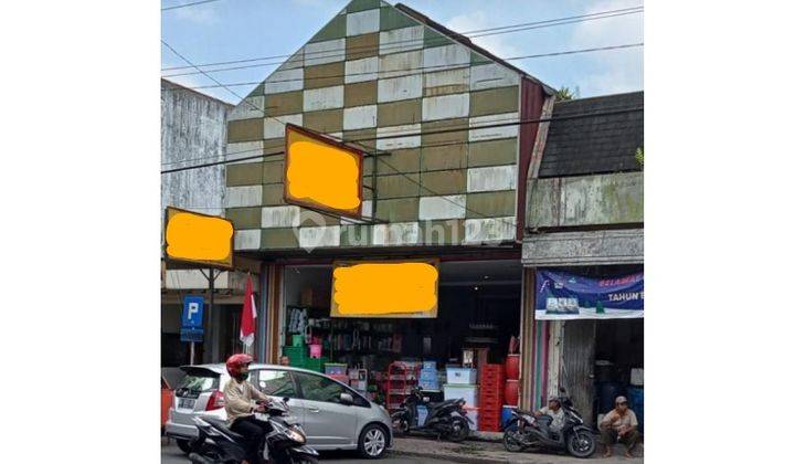 Ruang Usaha Strategis berada dipinggir jalan besar Magelang Kota 2