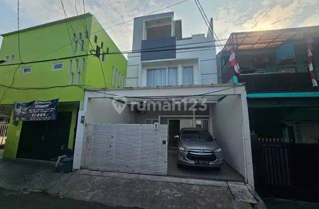 DIJUAL CEPAT RUMAH 3 LANTAI FULL FURNISH &  STRATEGIS  DIMAMPANG  1