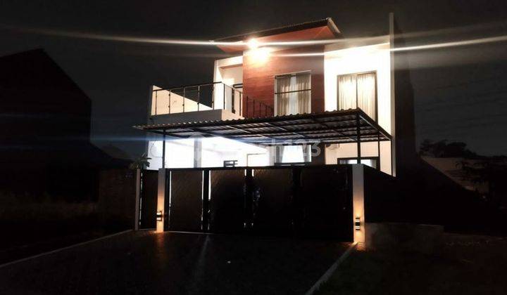 DIJUAL CEPAT RUMAH MEWAH SEMI FURNISH 2LANTAI DI GRANDWIS BEKASI 2