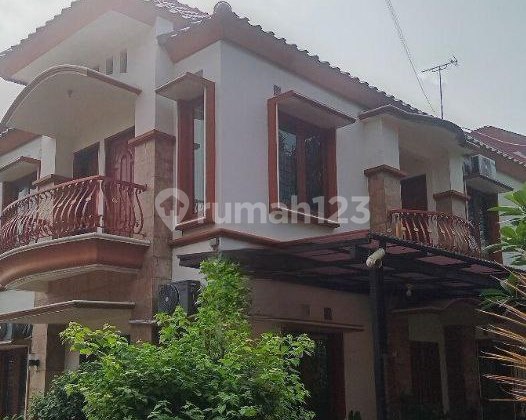 Affordable 2-Story House Near Mall, Near Station Access. 2-Car Parking Inside Gated Community. 2