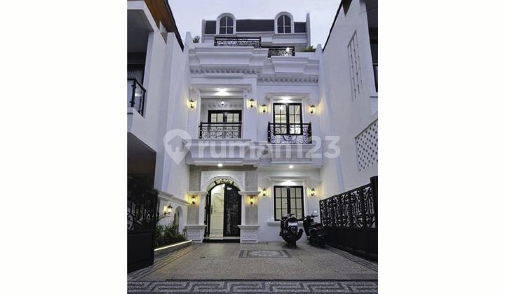 Dijual Rumah Gaya Eropa Murah Dekat Lapangan Golf Matoa Jagakarsa