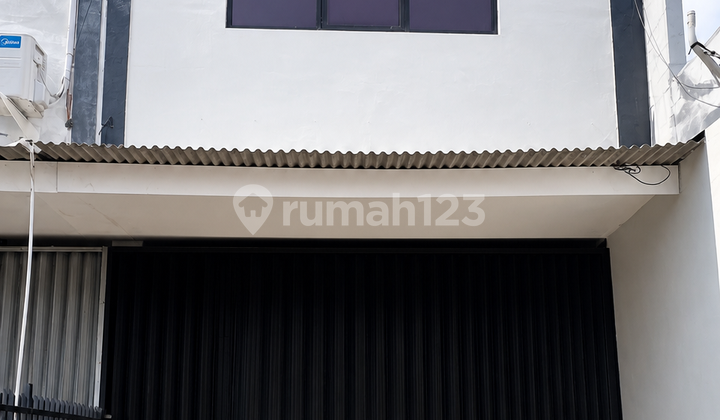 For sale: 2-Storey Shop House, Renovated, Flood-Free, Ready to Use in Klender 2