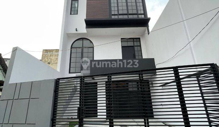 Dijual Rumah Minimalis  3,5 Lantai Bangunan Baru Di Jatinegara 1