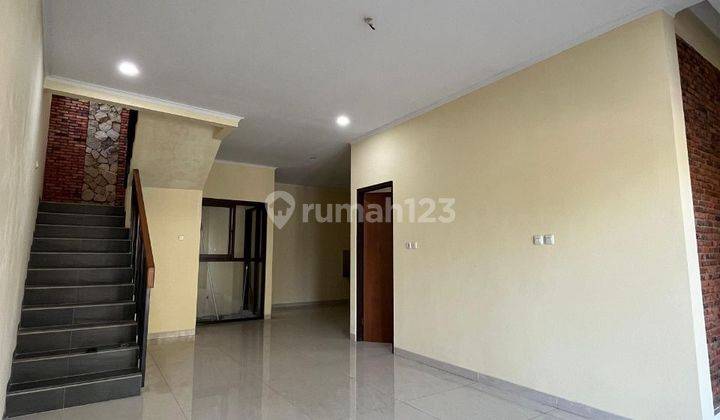 Dijual Cepat Rumah Mewah 2lantai Siap Huni  2