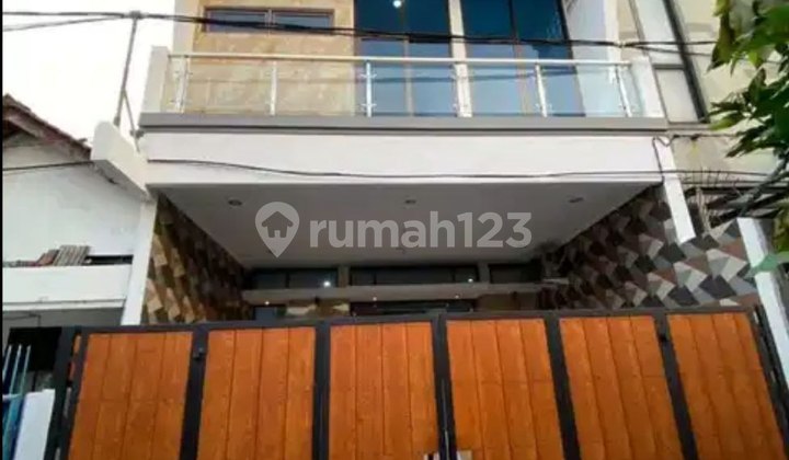 Dijual Rumah Baru 3lantai Full Furnish Di Tebet Jakarta Selatan
