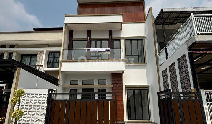 Rumah Modern Besar Dan Mewah Row JL Besar Di Bsd 1