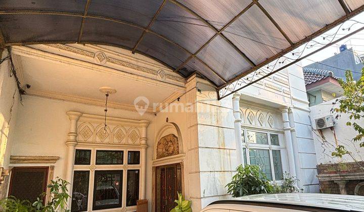 Dijual Rumah Mewah Classic design Row Jalan Besar 2