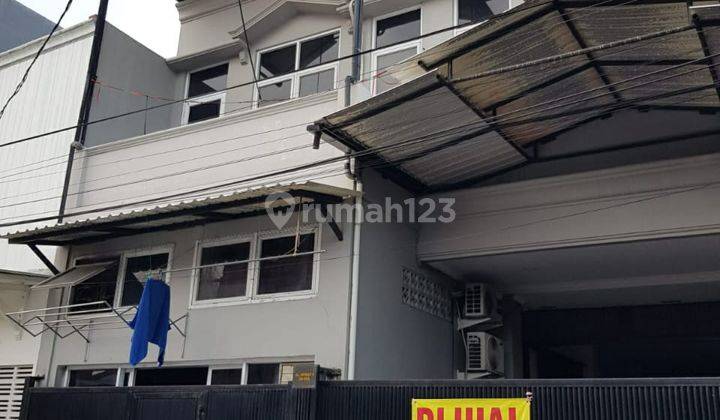 DIJUAL RUMAH JELAMBAR SEMI FURNISHEDSHM 3,5 LANTAI NEGO 1