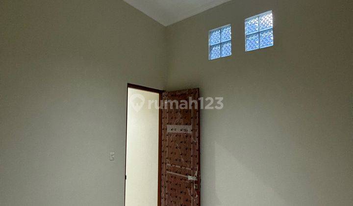 Dijual Rumah Baru Bagus Taman Ratu 3 Lantai Bisa Nego 2