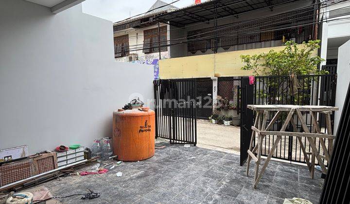 Dijual Rumah Baru Bagus Area Duri Kepa 3 Lantai 2