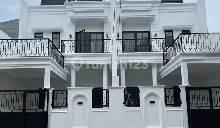 For Sale New Luxury American Classic House In Cipadu Komp Pajak