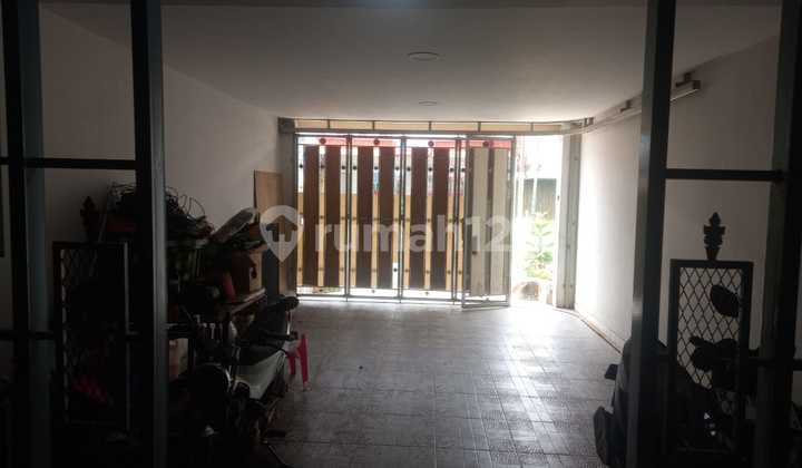 For Sale Quick, 2-Story Shop House in Vila Taman Bandara 2